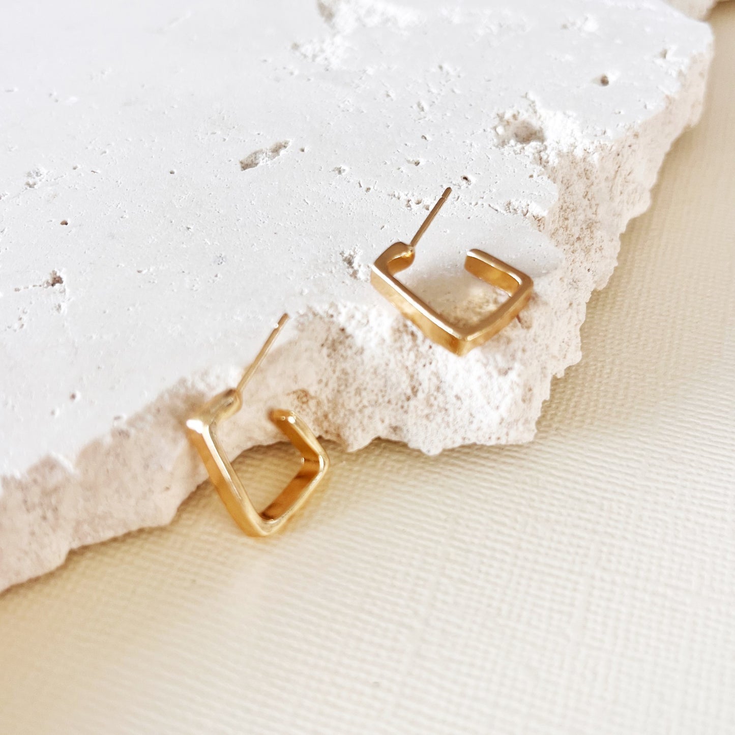 745 |  JAMIE SQUARE HOOP EARRINGS  | GOLD