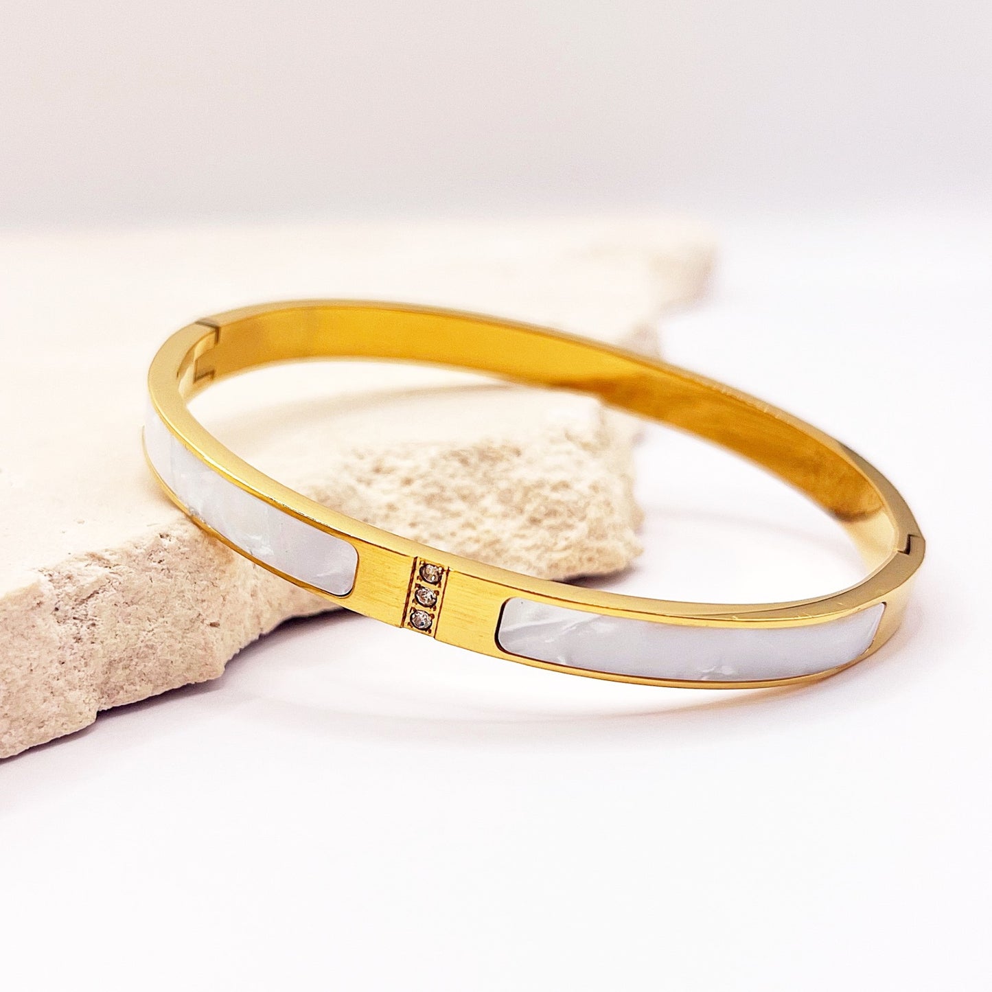 637 | KENSINGTON BANGLE | GOLD