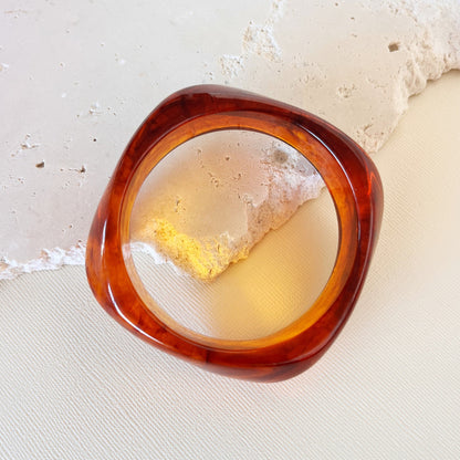 777 | LOUIE RESIN BANGLE | AMBER MARBLE