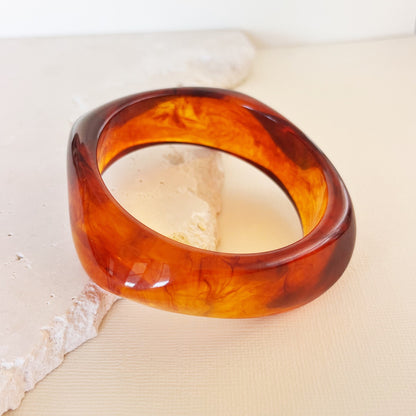 777 | LOUIE RESIN BANGLE | AMBER MARBLE