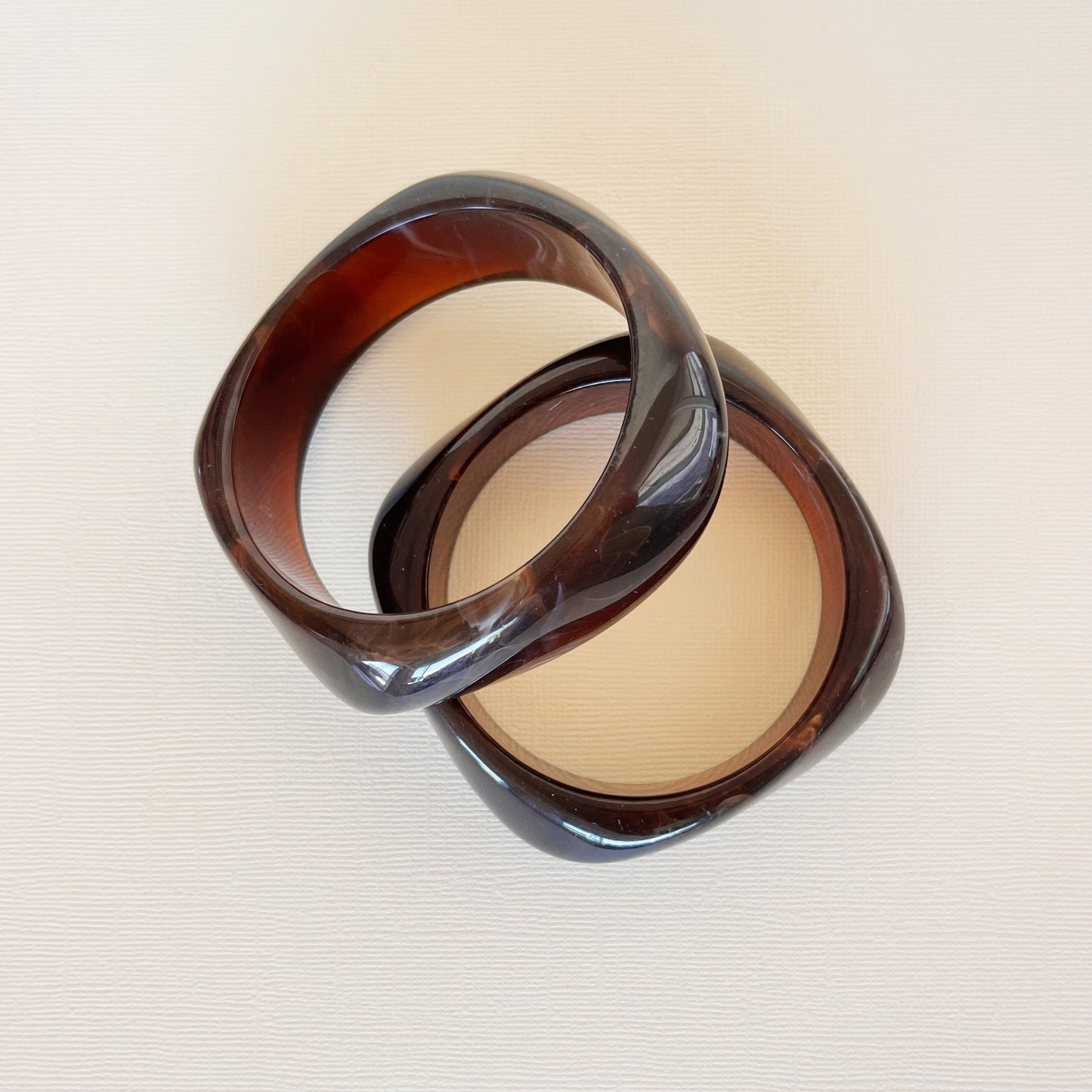 778 | LOUIE RESIN BANGLE | CHOC MARBLE