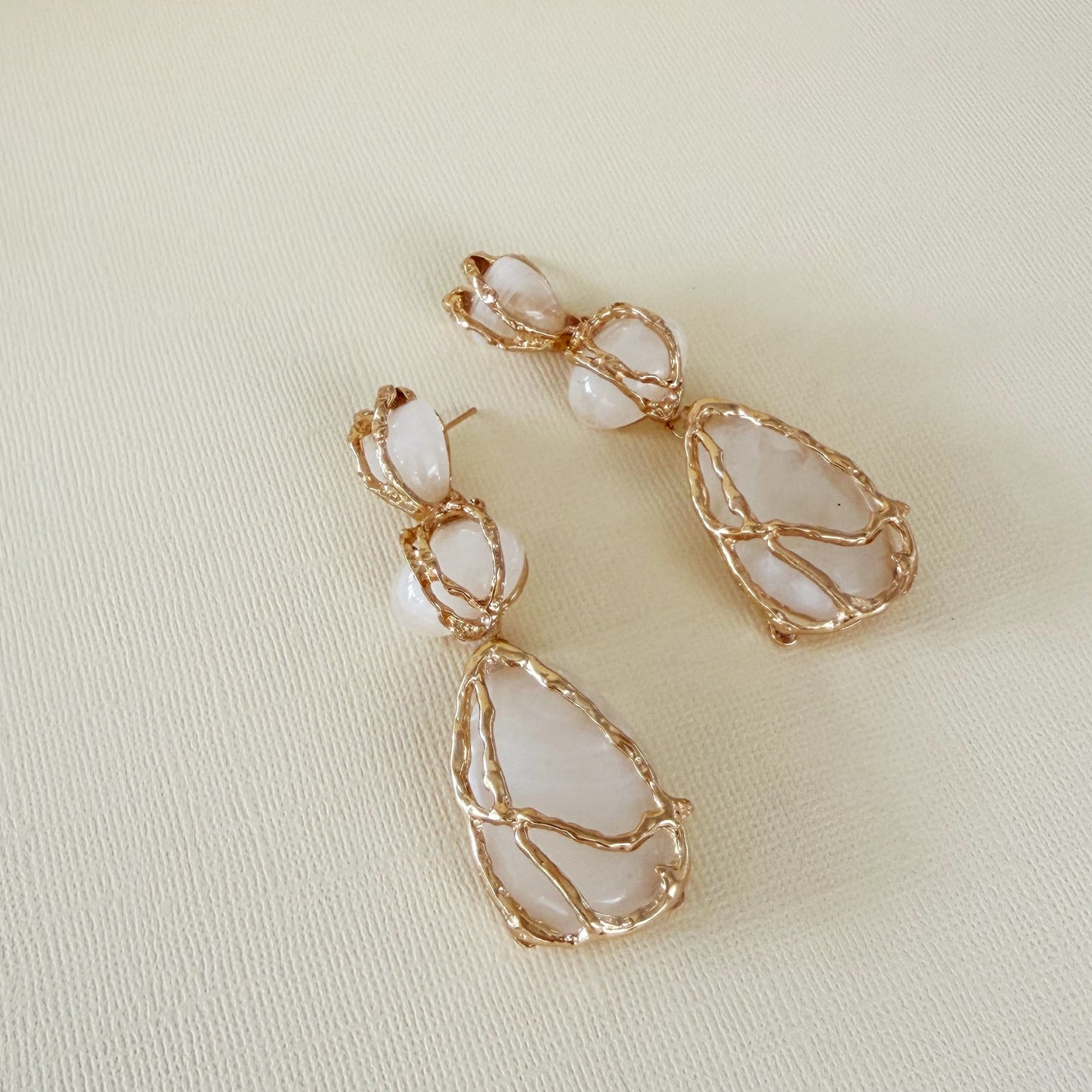 803 | LUCILLA EARRINGS | WHITE