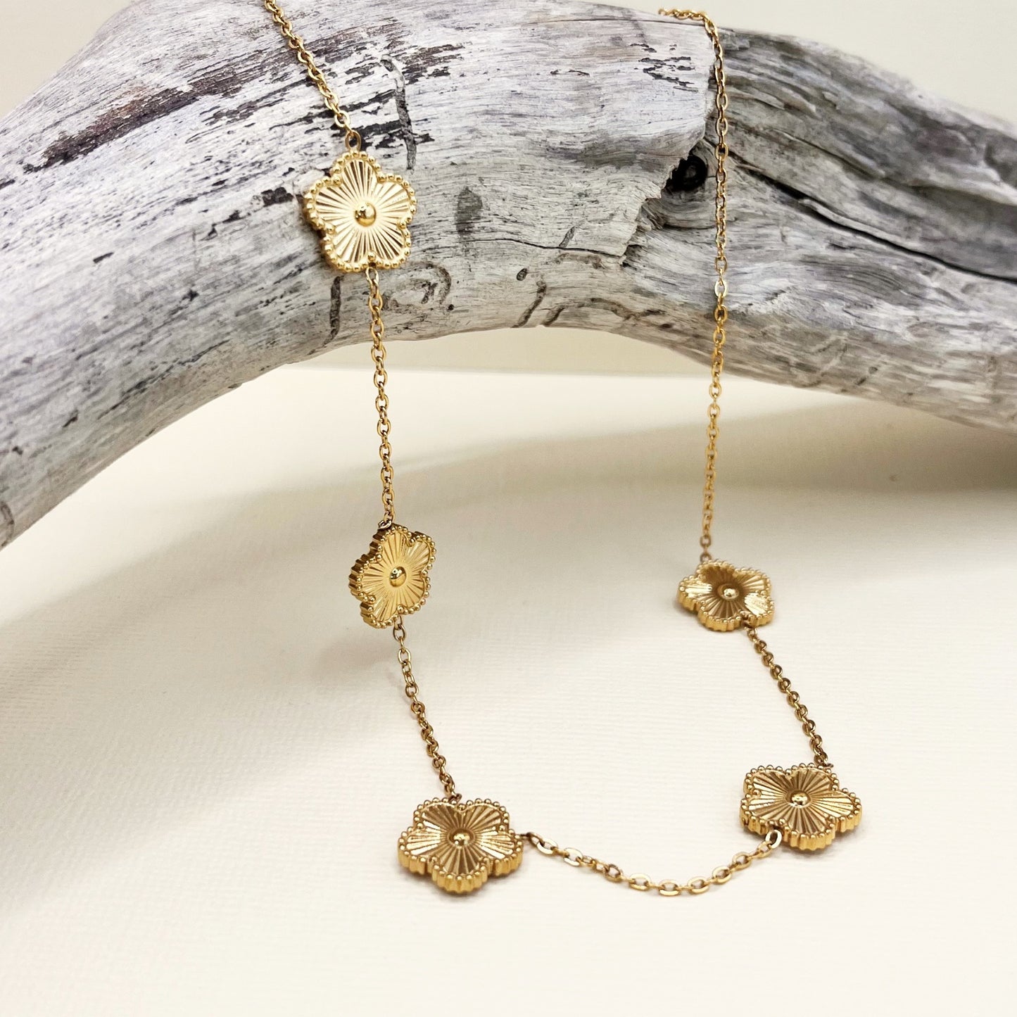 750 | MAISON FLOWER NECKLACE | GOLD