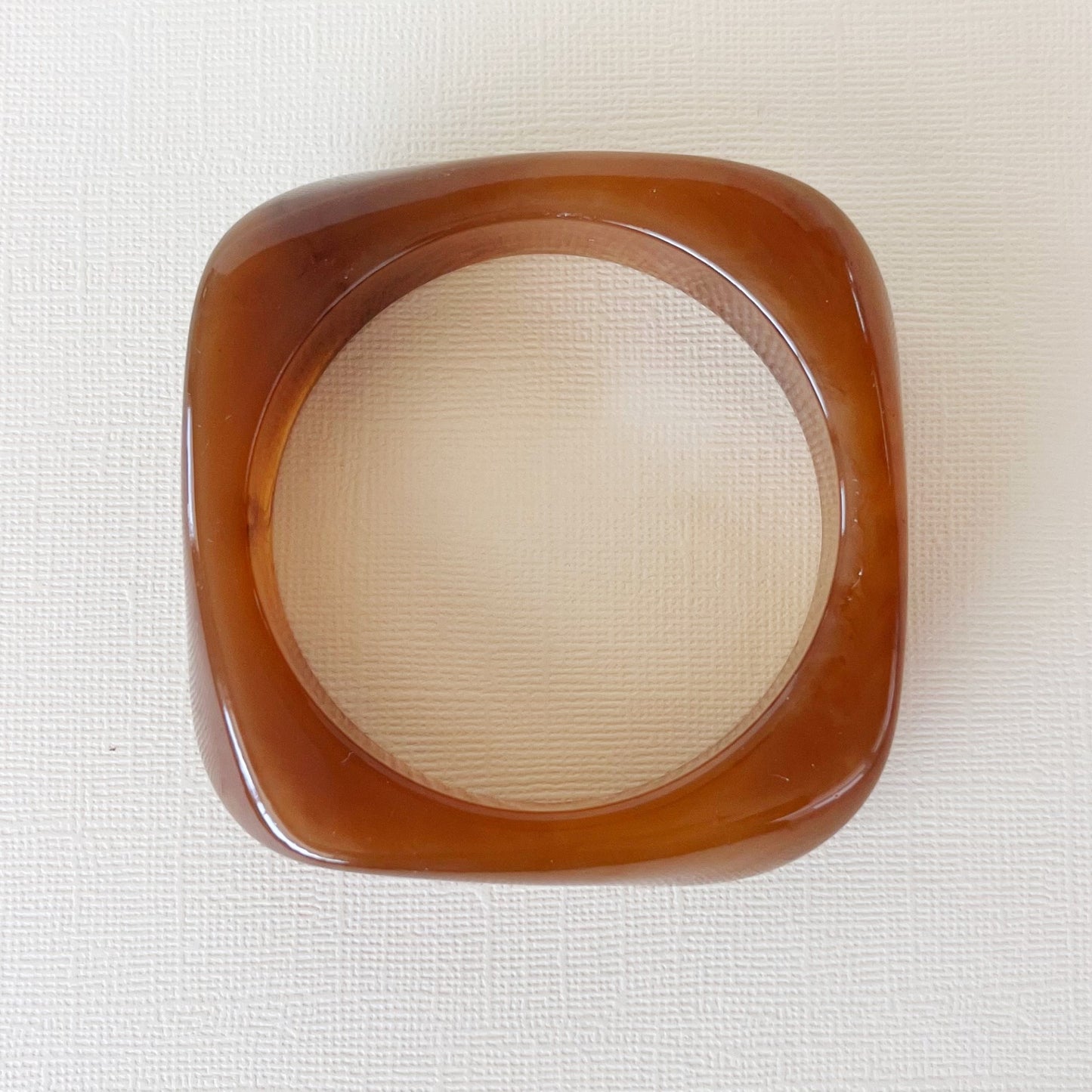 784 | MILLIE RESIN BANGLE | BUFF BROWN