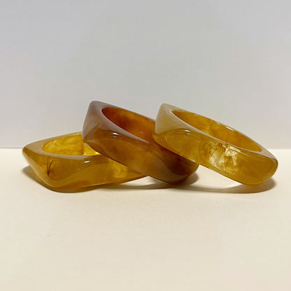 B781 | MILLIE RESIN BANGLE | BURNT CARAMEL
