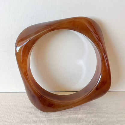 784 | MILLIE RESIN BANGLE | BUFF BROWN