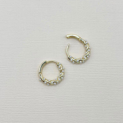 657 | MINNIE HOOP EARRINGS  | GOLD