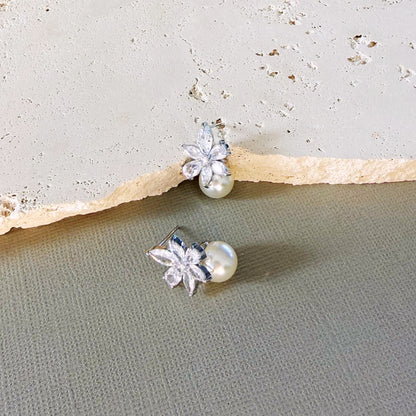 843 | NEVE PEARL EARRINGS | SILVER