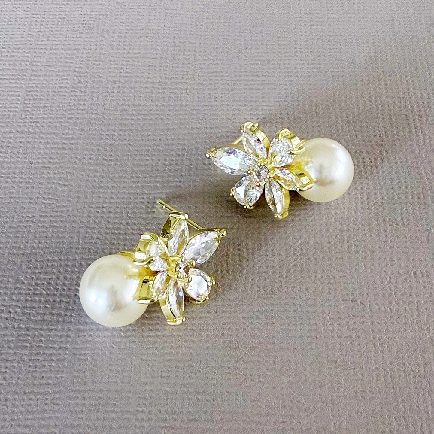 842 | NEVE PEARL EARRINGS | GOLD