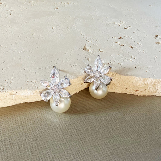 843 | NEVE PEARL EARRINGS | SILVER