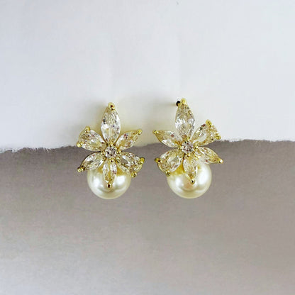 842 | NEVE PEARL EARRINGS | GOLD