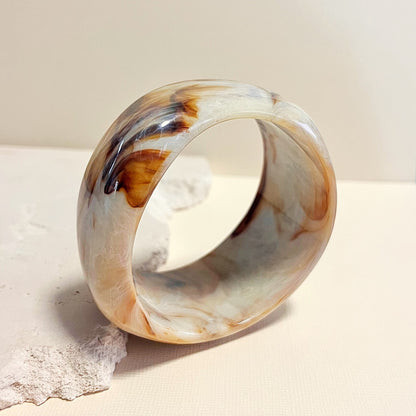 783 | RUE RESIN BANGLE | CHOC-CARAMEL SWIRL