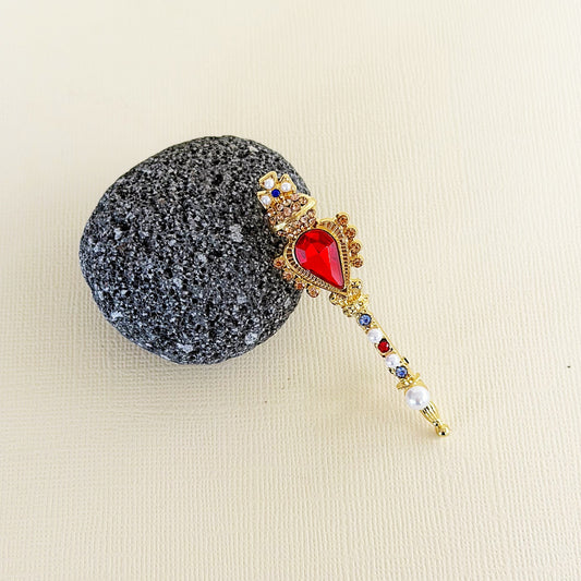 812 | SIR ELTON SCEPTRE BROOCH