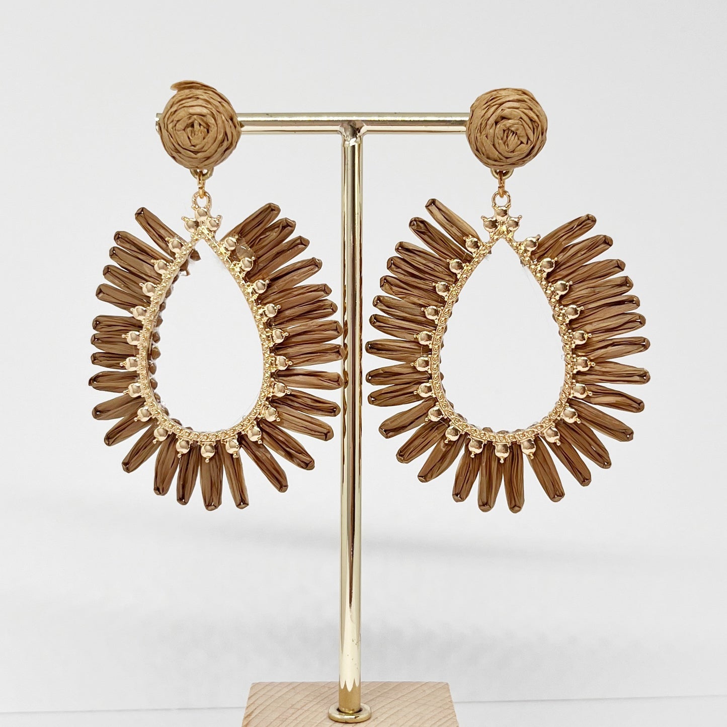 543 | SKYLA RAFFIA EARRINGS | COFFEE