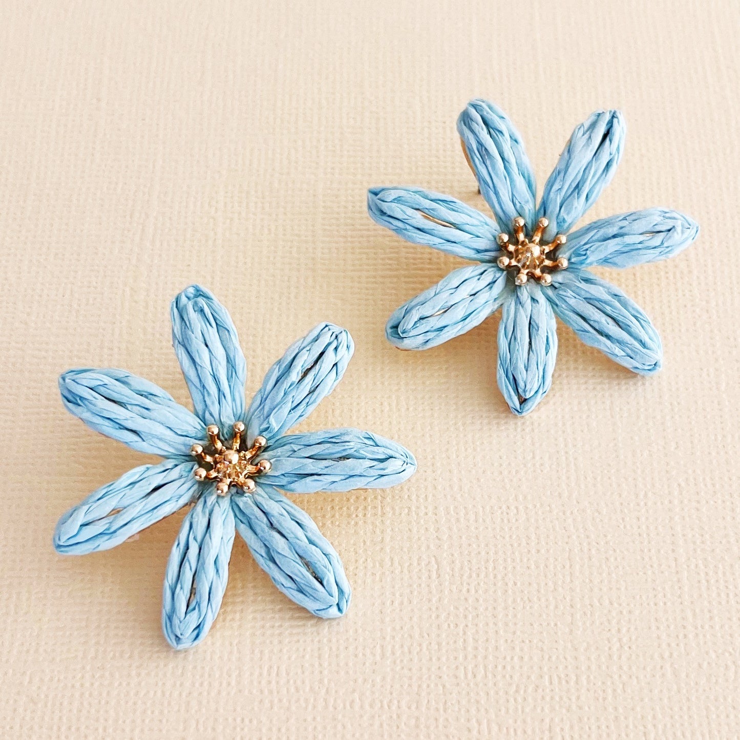 695 | TAHITIAN GARDENIA EARRINGS | BLUE