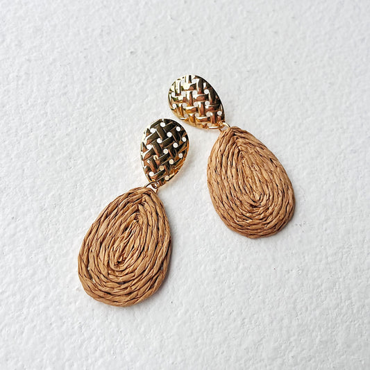 561 | DELTA EARRINGS | TAN