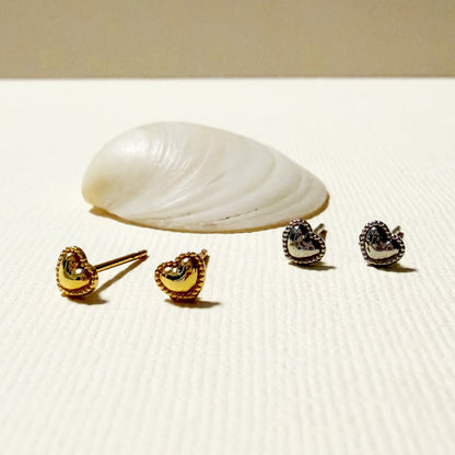 849 | TINY HEART EARRINGS | CARTEL KISSES