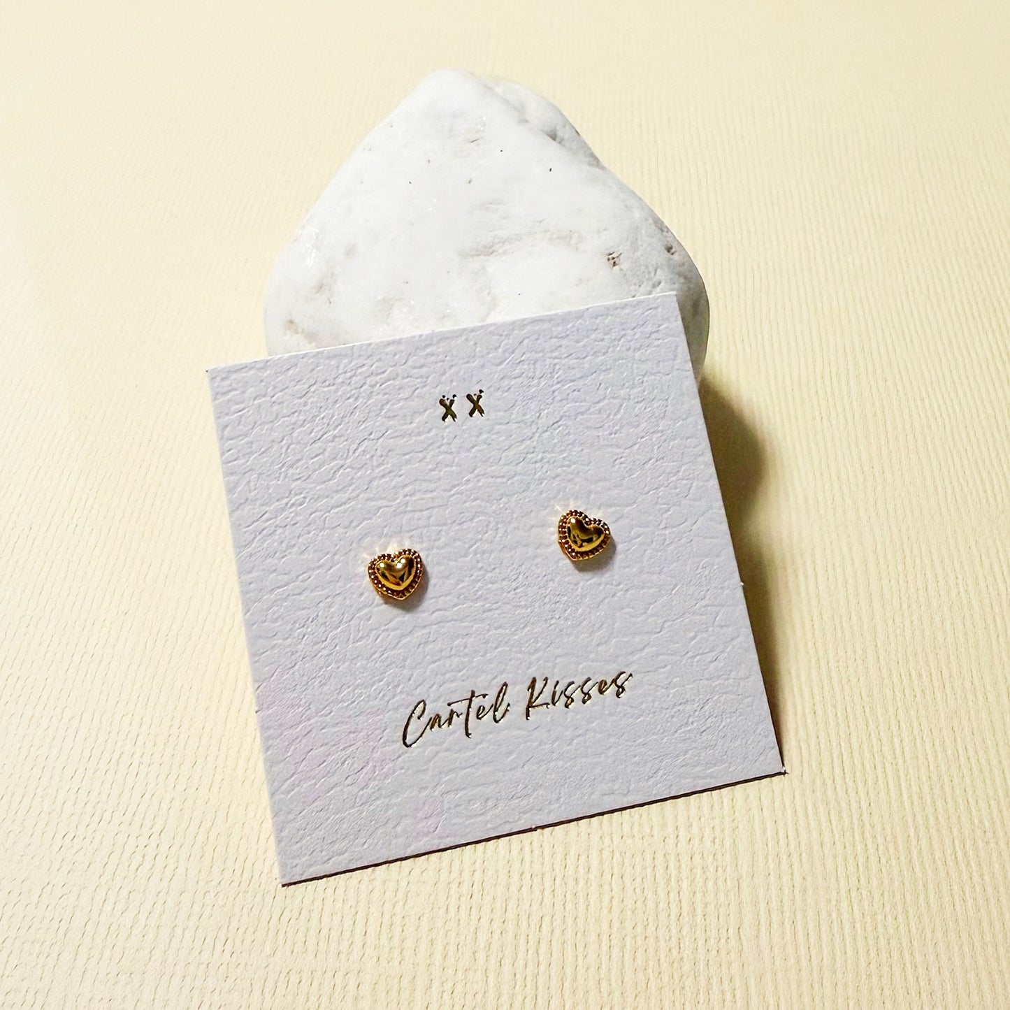 849 | TINY HEART EARRINGS | CARTEL KISSES