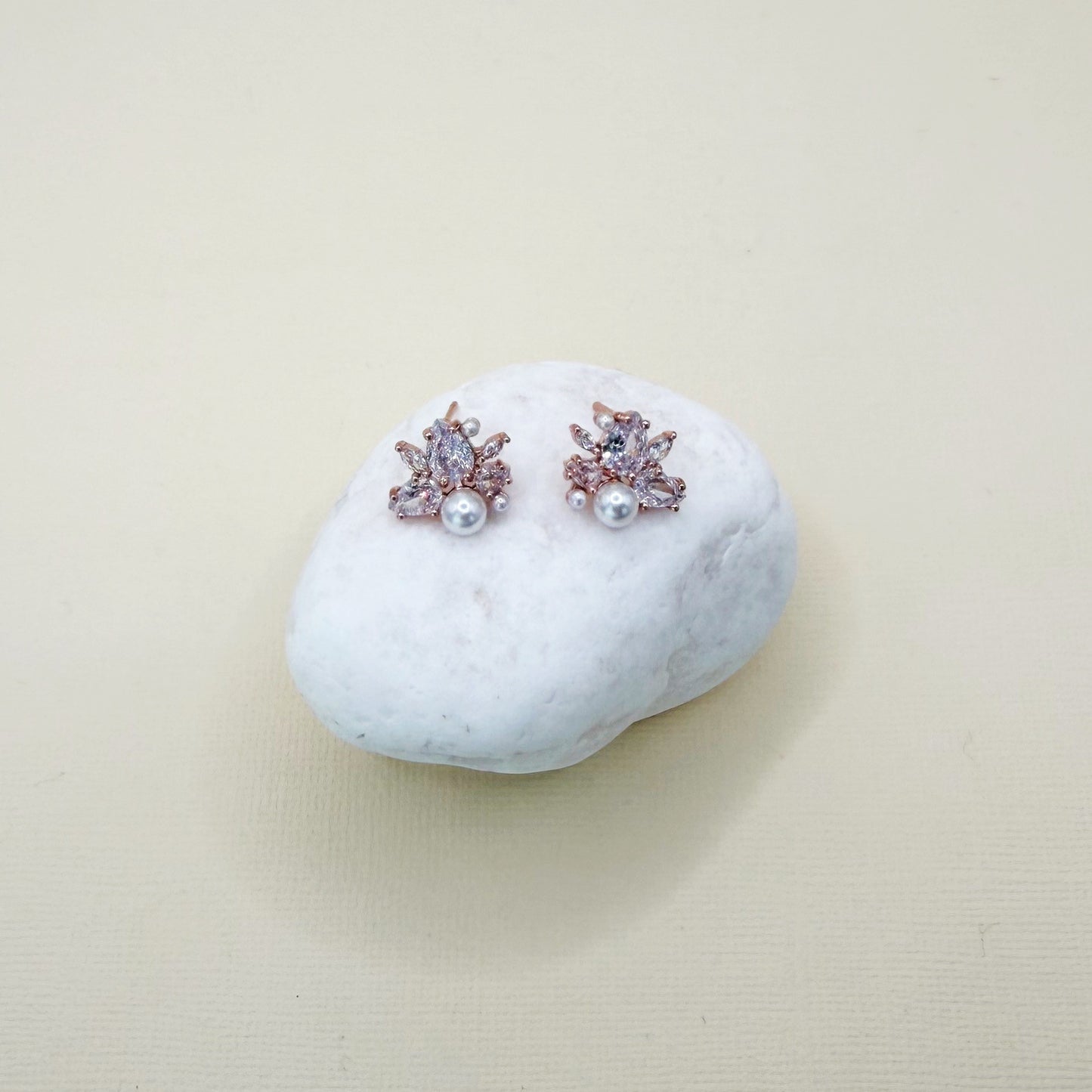 826 | TWILA EARRINGS | ROSE GOLD & PEARL