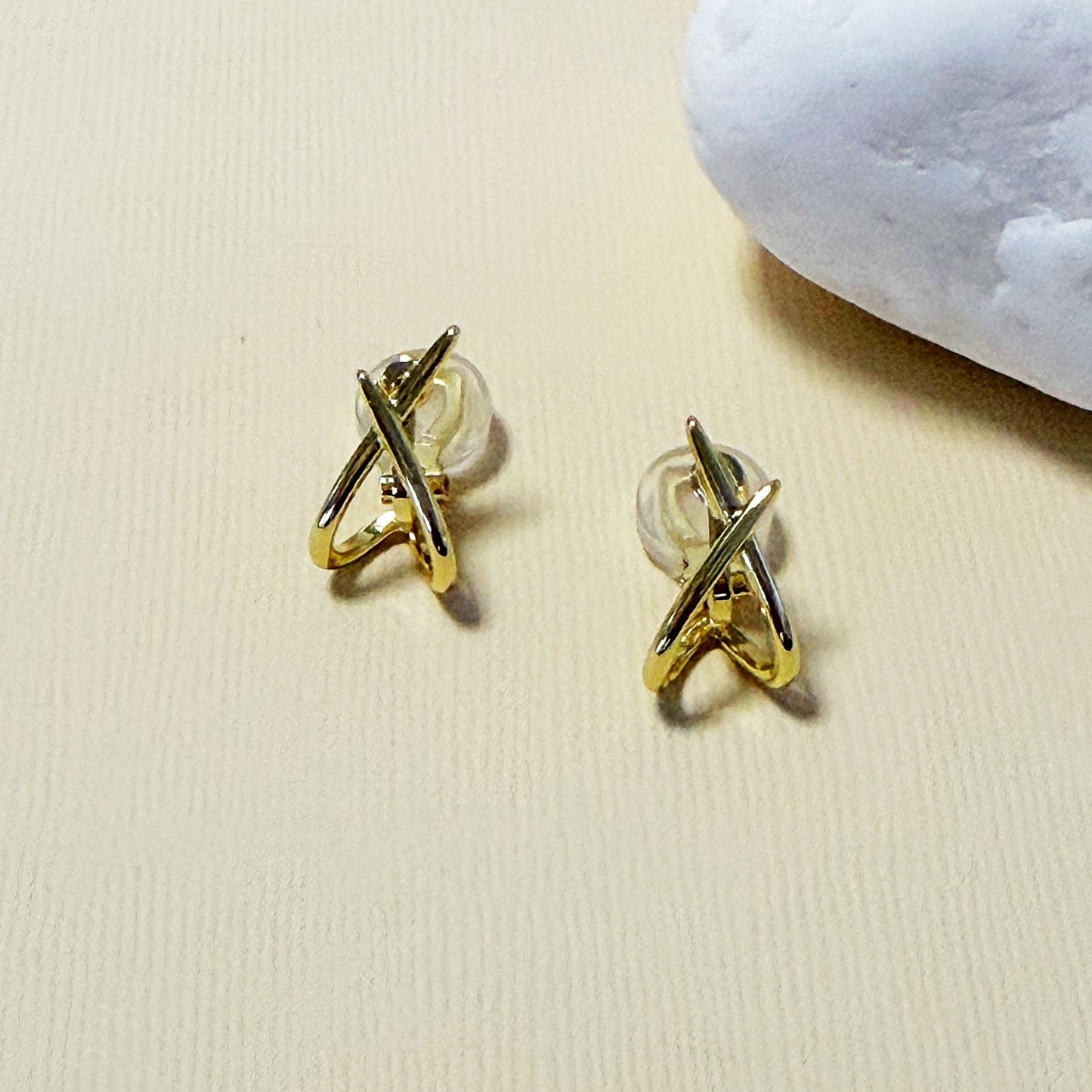 818 | VIOLA CLIP ON EARRINGS | GOLD
